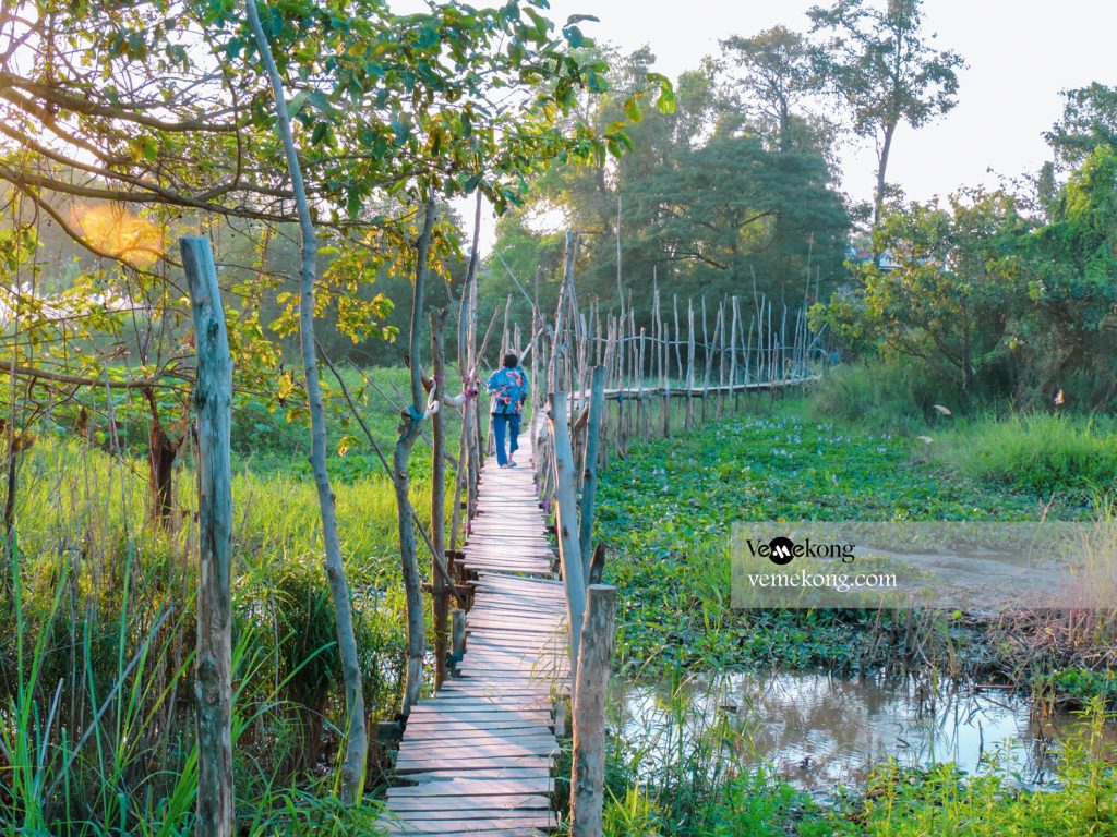 Chau Doc Floating Village, Fish Farm & Cham Minority Village