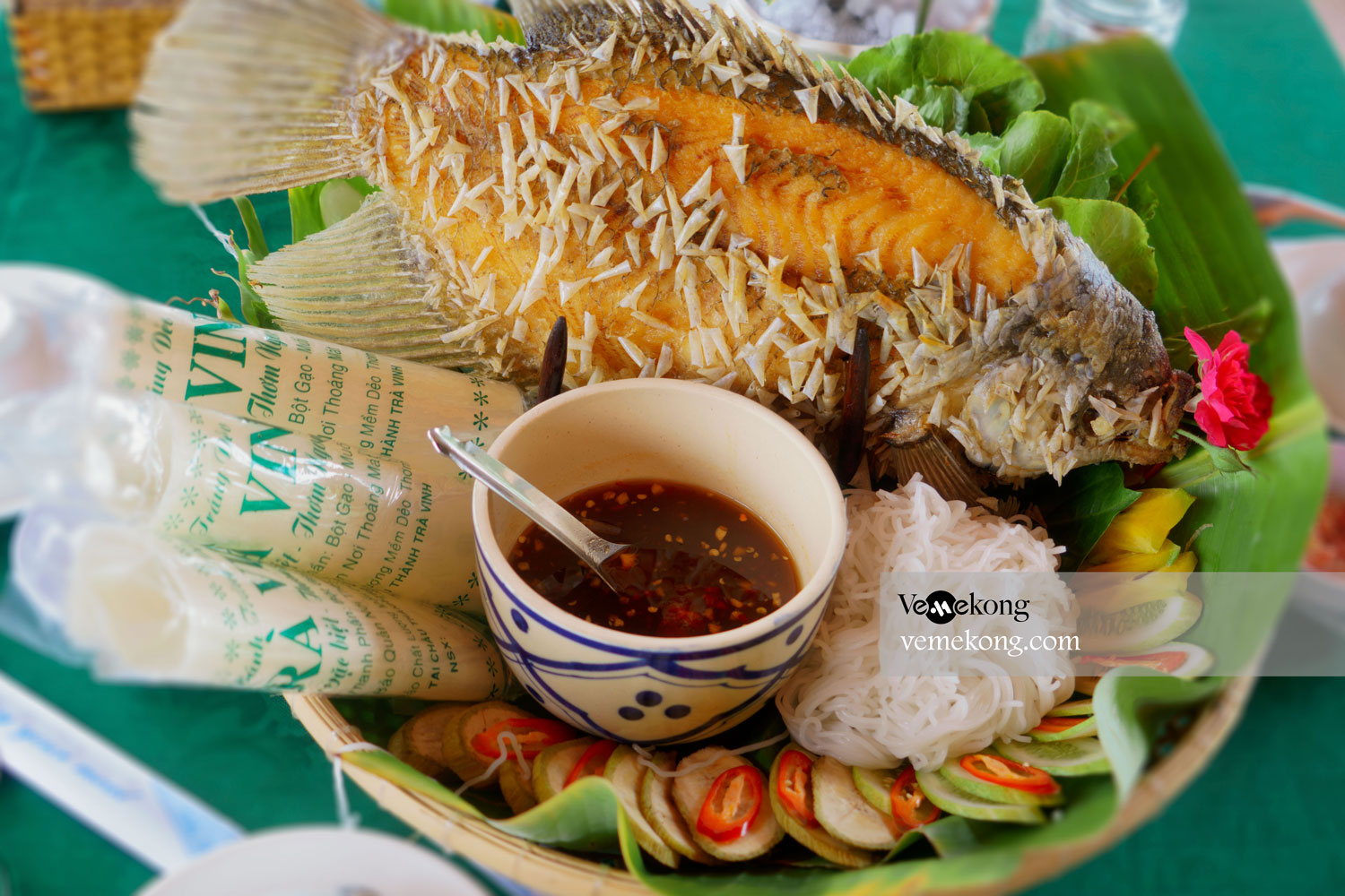 Elephant Ear Fish (fried giant gourami) – Eat Best Food in Vinh Long